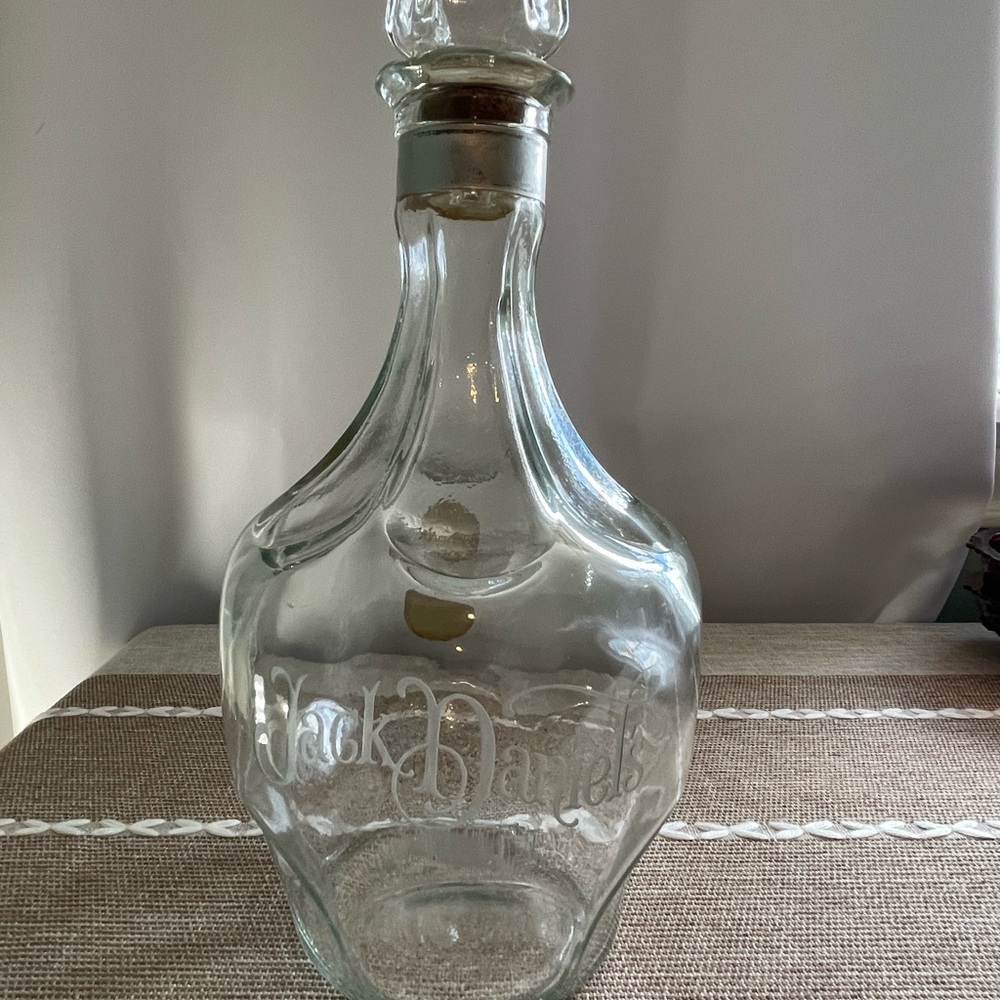 Vintage Jack Daniels Belle of Lincoln Etched Decanter 1.75 L Taster Signed Label - Picture 2 of 12